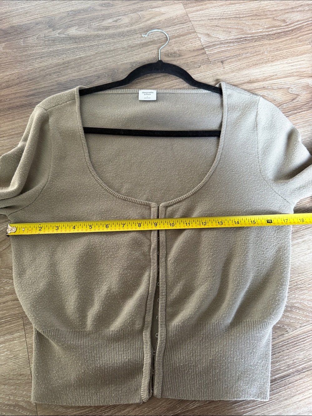 Abercrombie and Fitch Cropped Hook Cardigan Size: L - Picture 7 of 8